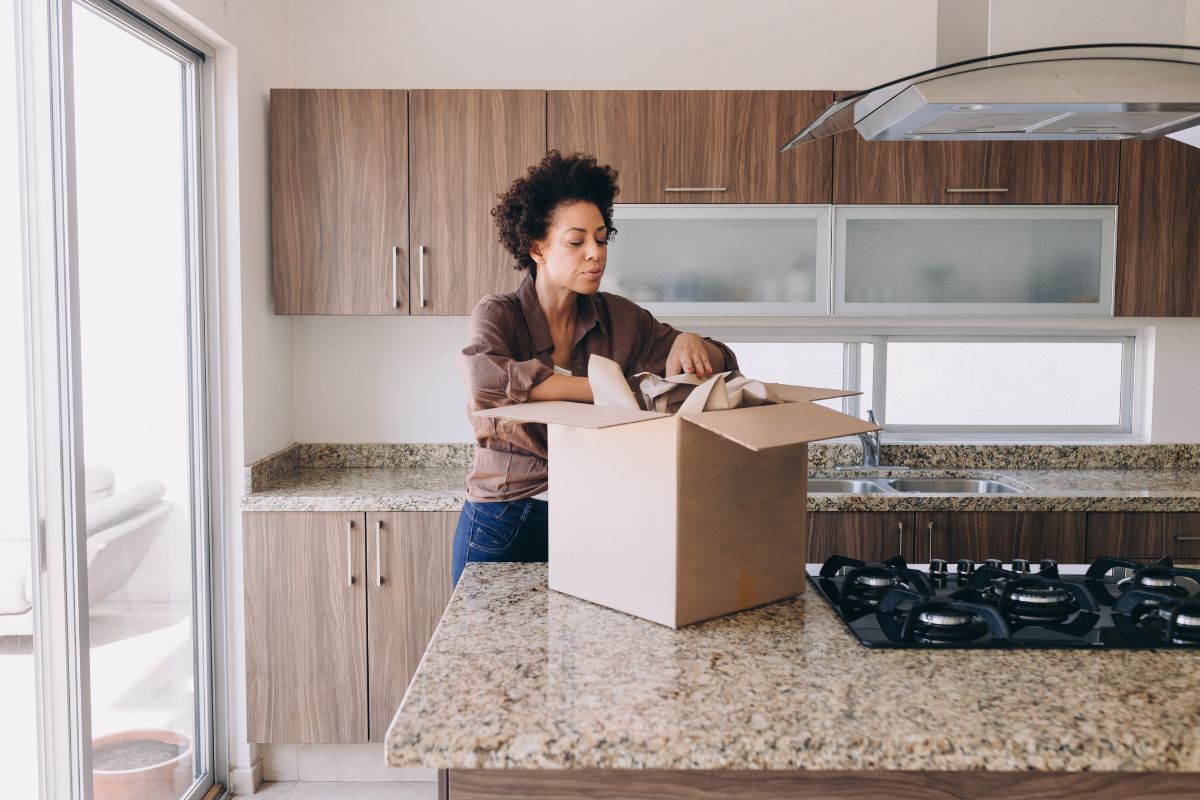How to Pack Kitchen for Moving Efficient Tips & Tricks
